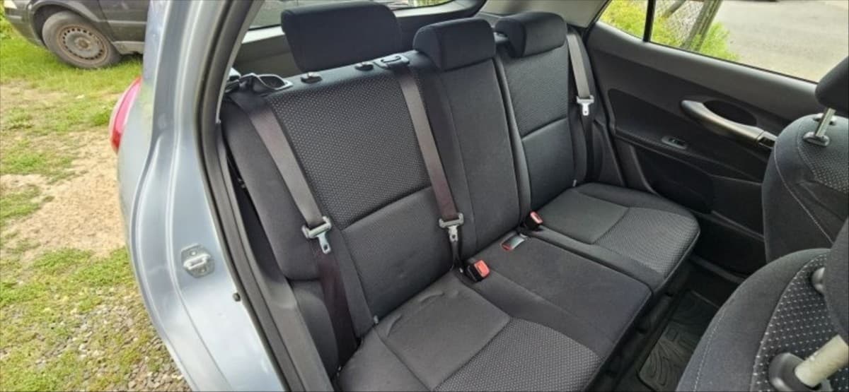 2012 Toyota AURIS - 3