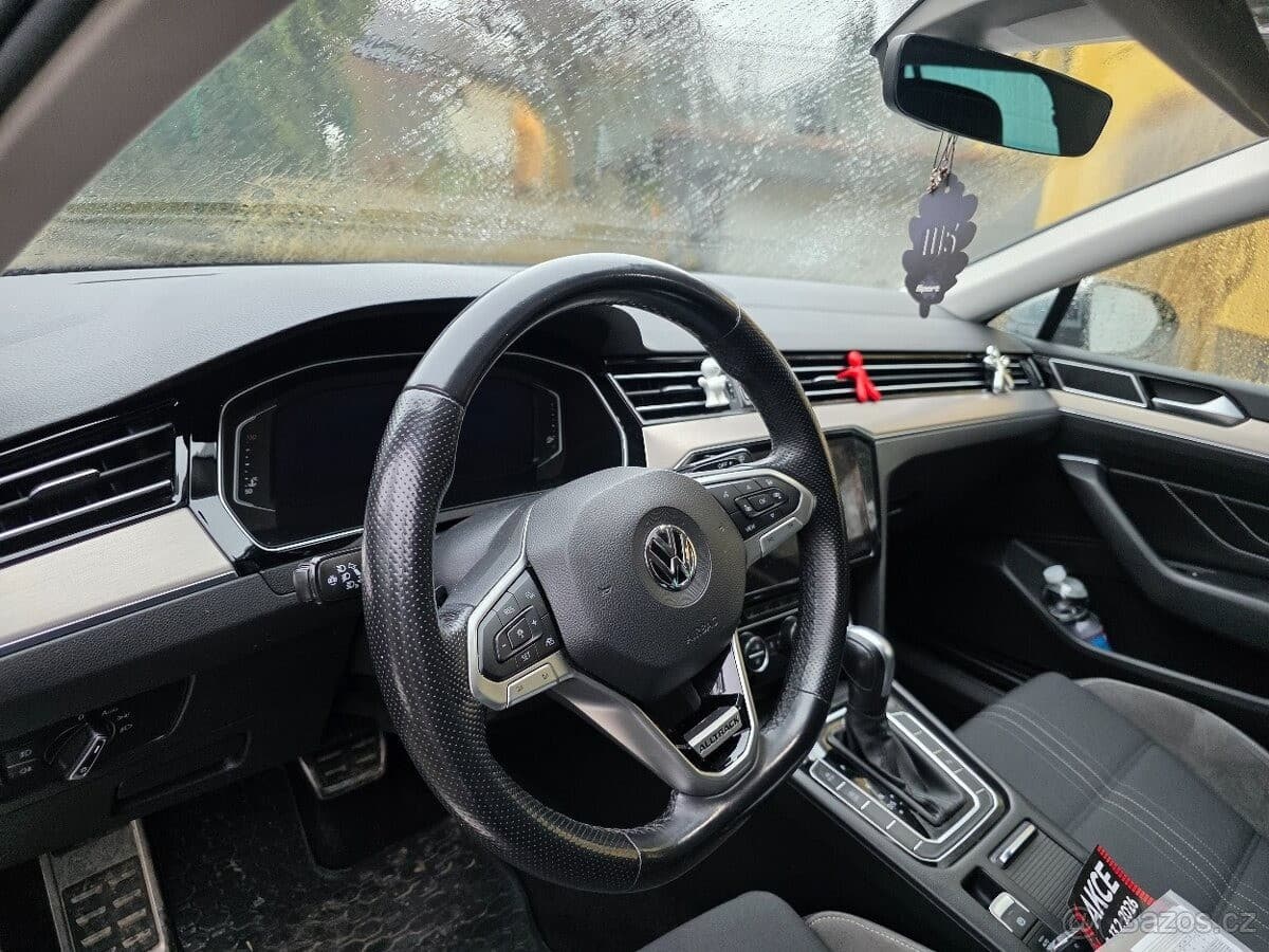 2020 Volkswagen PASSAT - 11