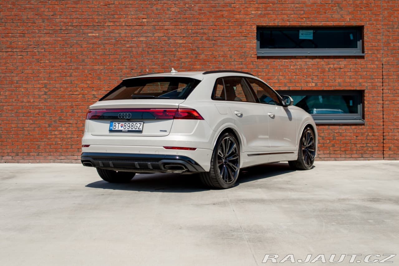 2025 Audi Q8 - 12