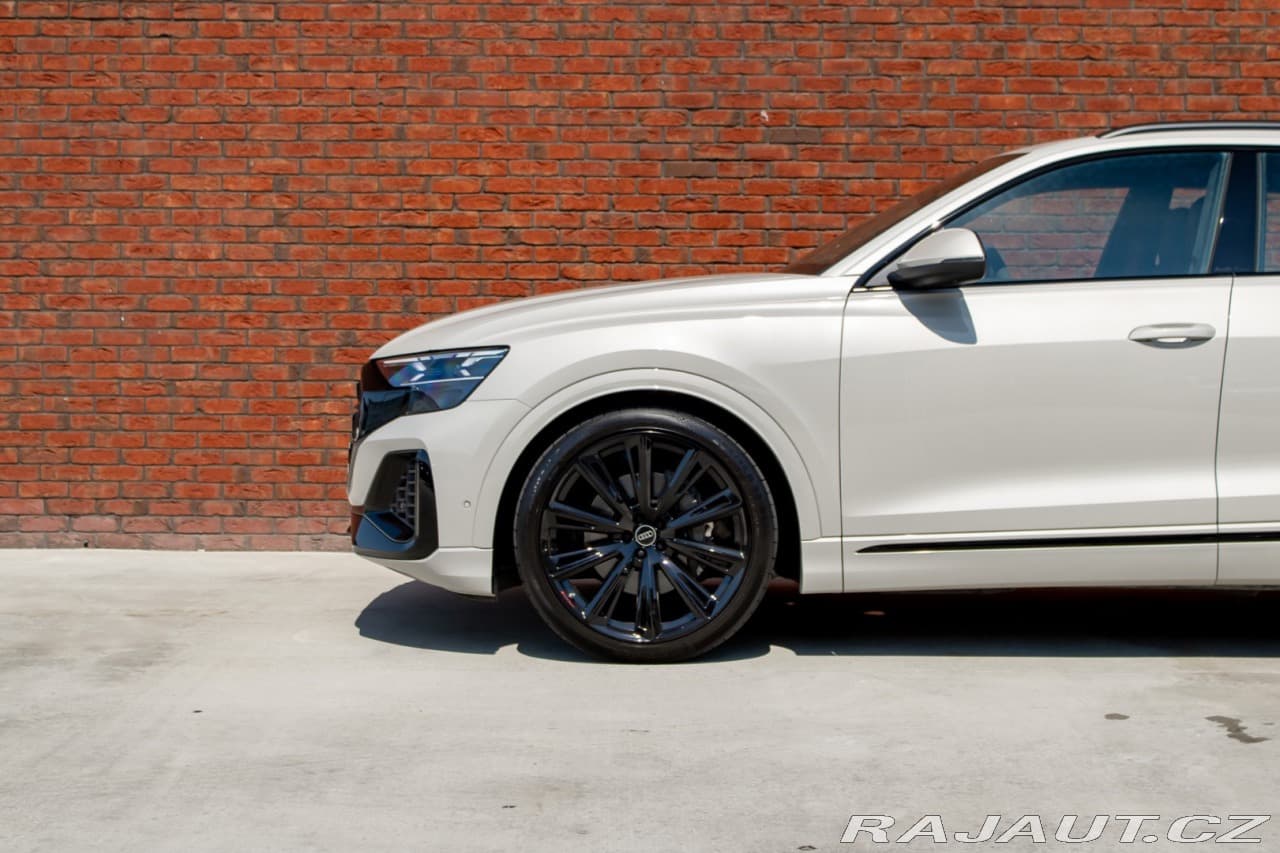 2025 Audi Q8 - 6
