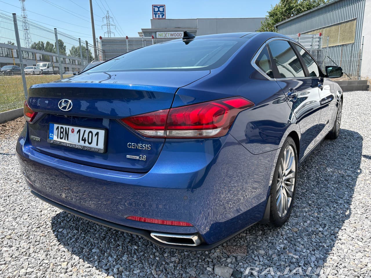 2017 Hyundai GENESIS - 11