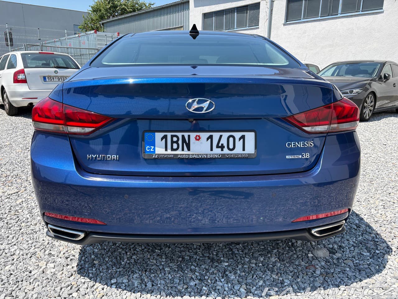 2017 Hyundai GENESIS - 9