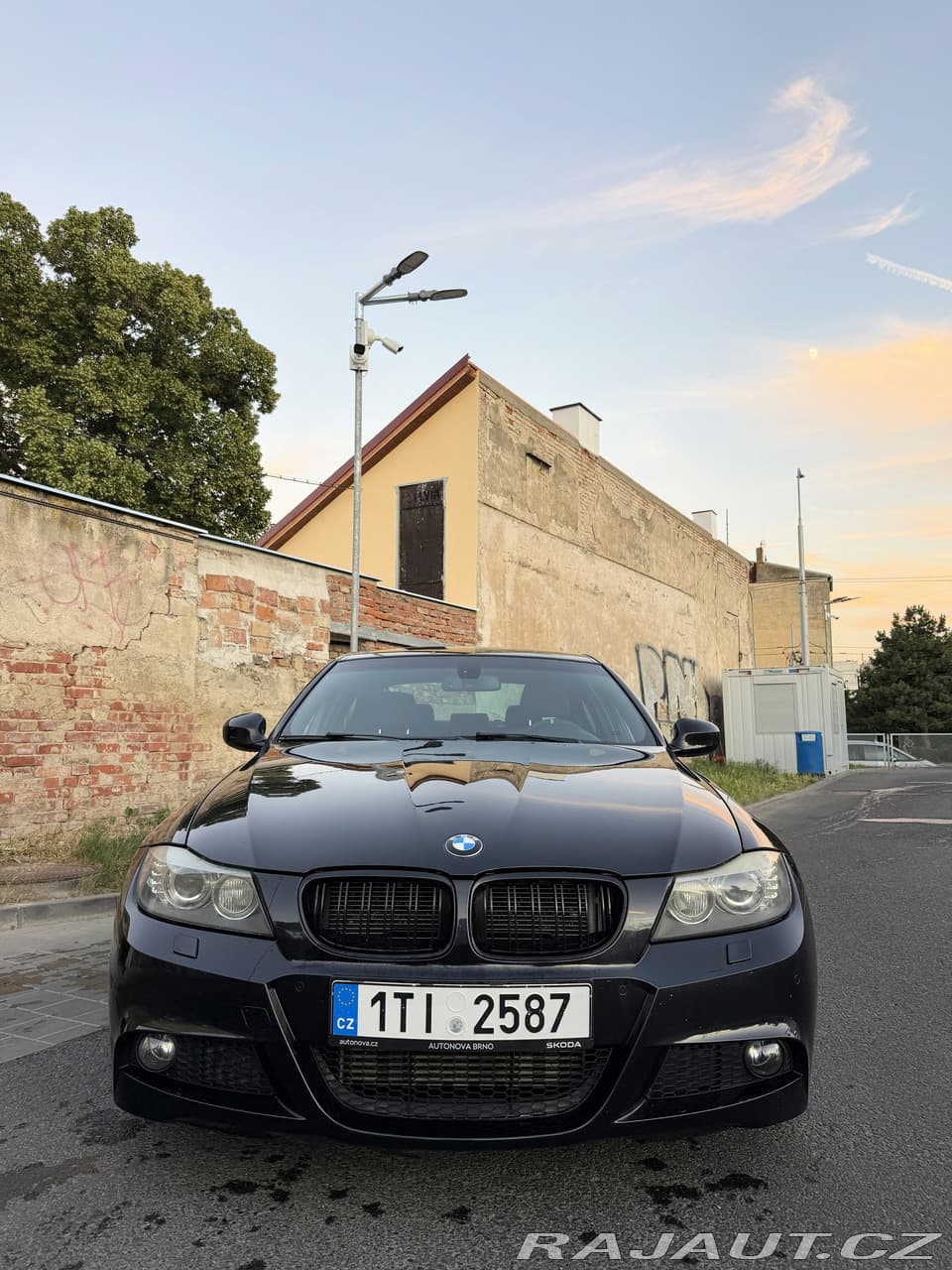 2011 BMW 3-SERIES