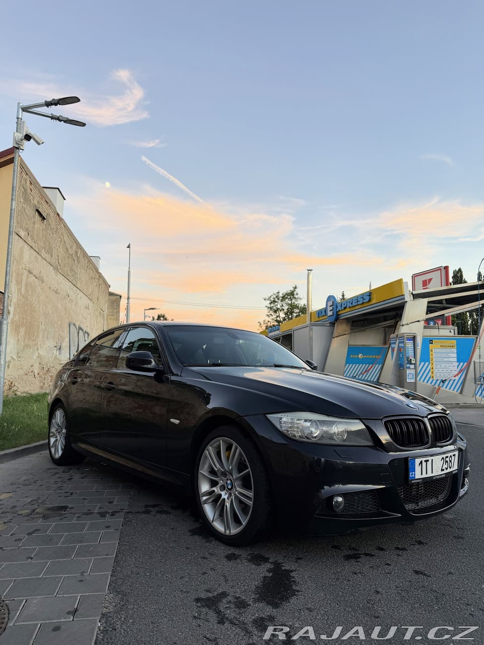 2011 BMW 3-SERIES - 5
