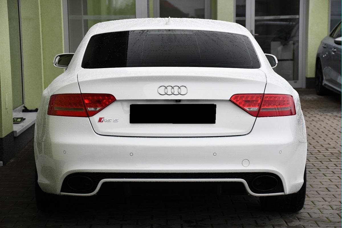 2010 Audi RS5 - 11