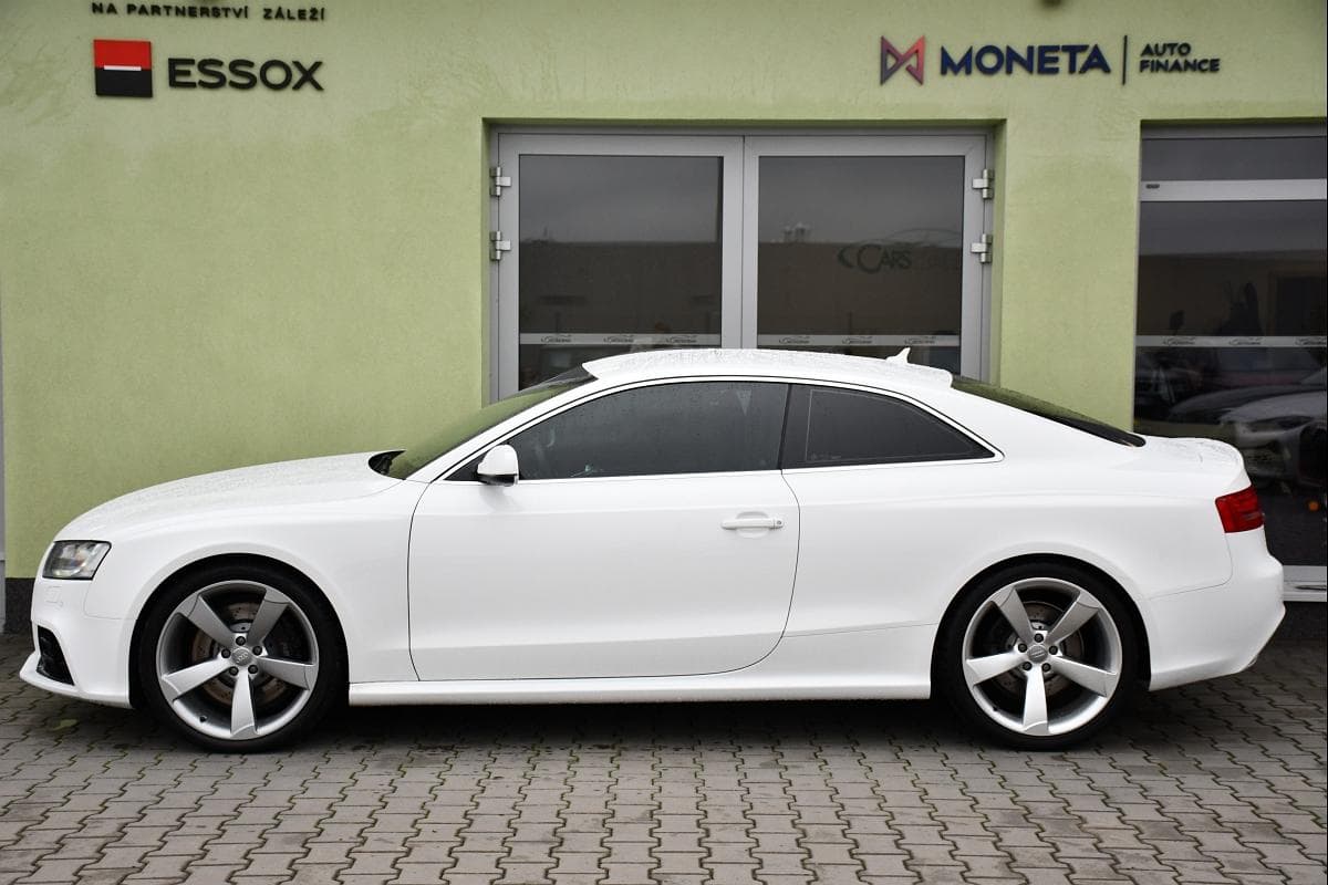 2010 Audi RS5 - 12