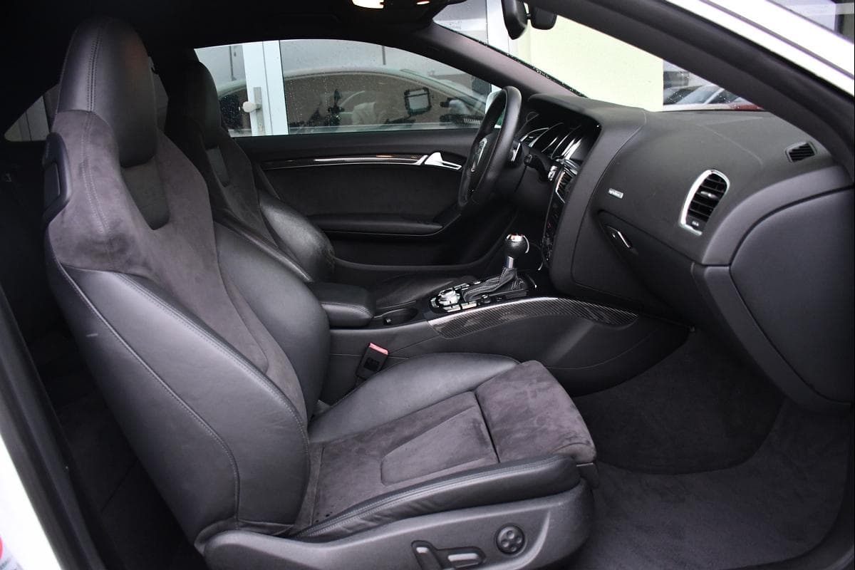 2010 Audi RS5 - 18
