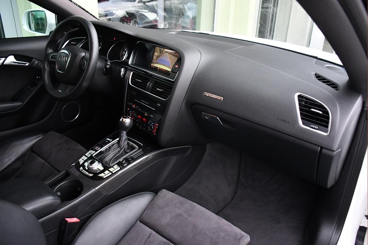2010 Audi RS5 - 19