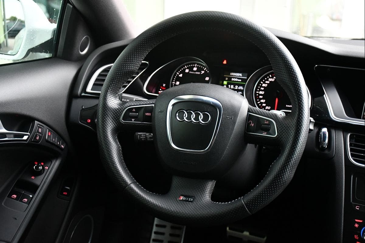 2010 Audi RS5 - 7