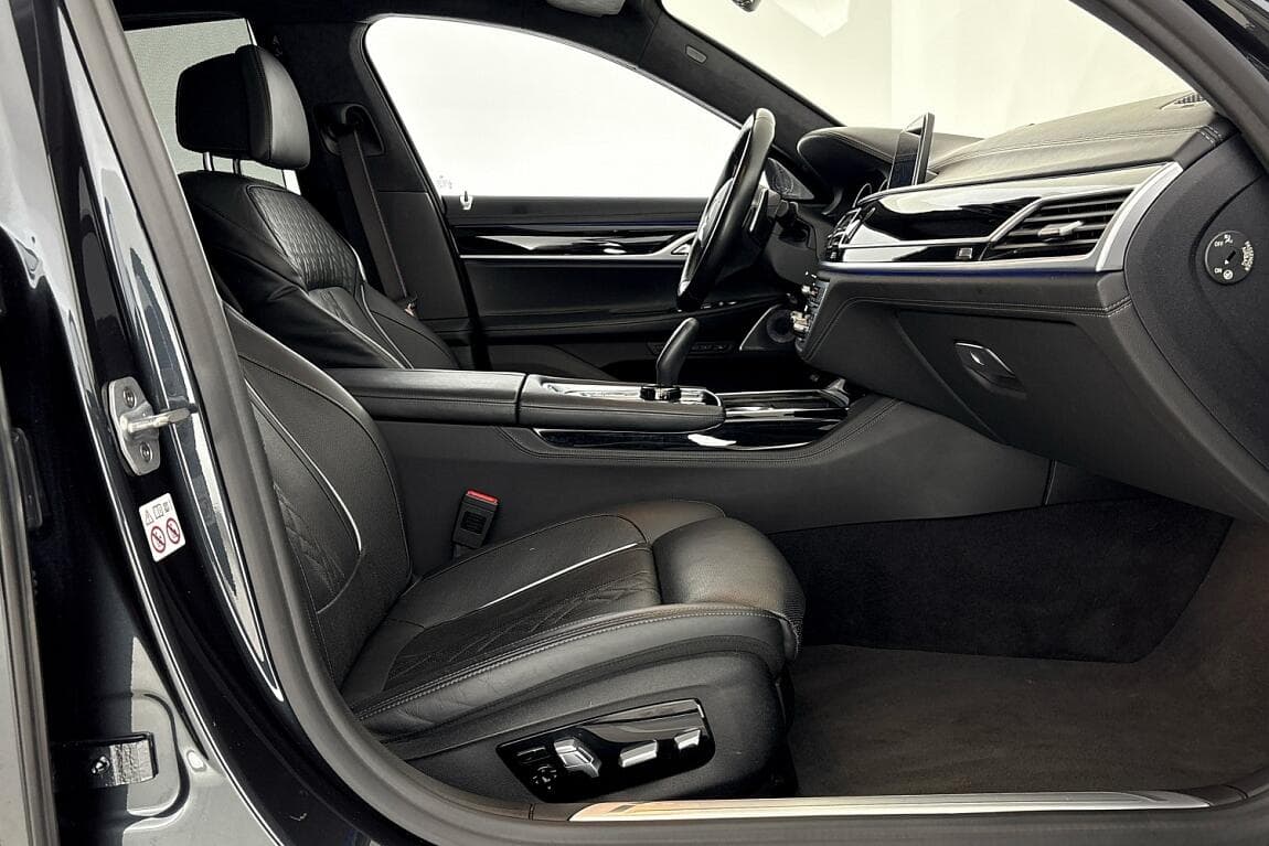 2018 BMW 7-SERIES - 13