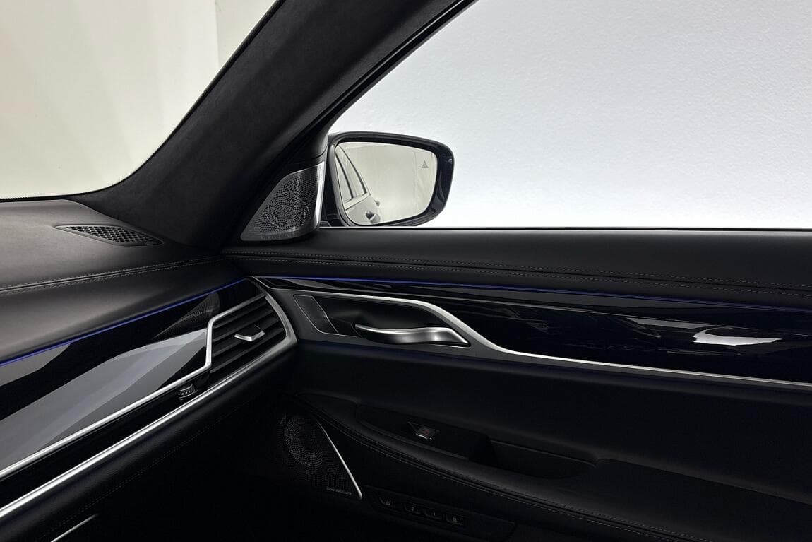 2018 BMW 7-SERIES - 19