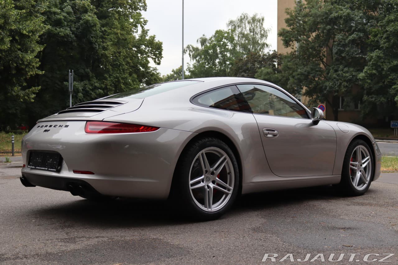 2012 Porsche 911 - 10