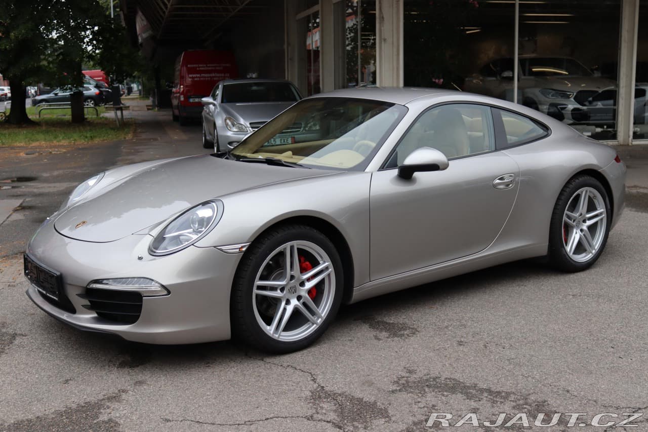 2012 Porsche 911 - 16