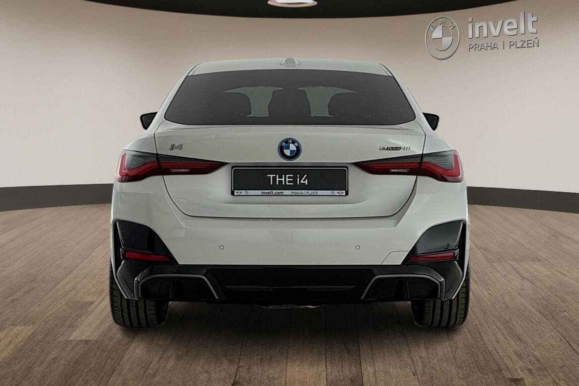 2026 BMW i4 - 4
