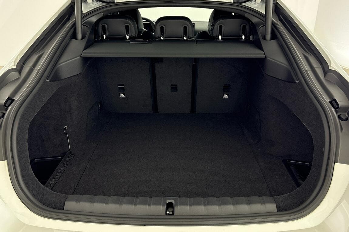 2026 BMW i4 - 9