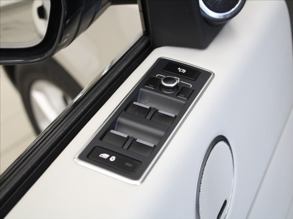 2014 Land Rover RANGE ROVER - 17