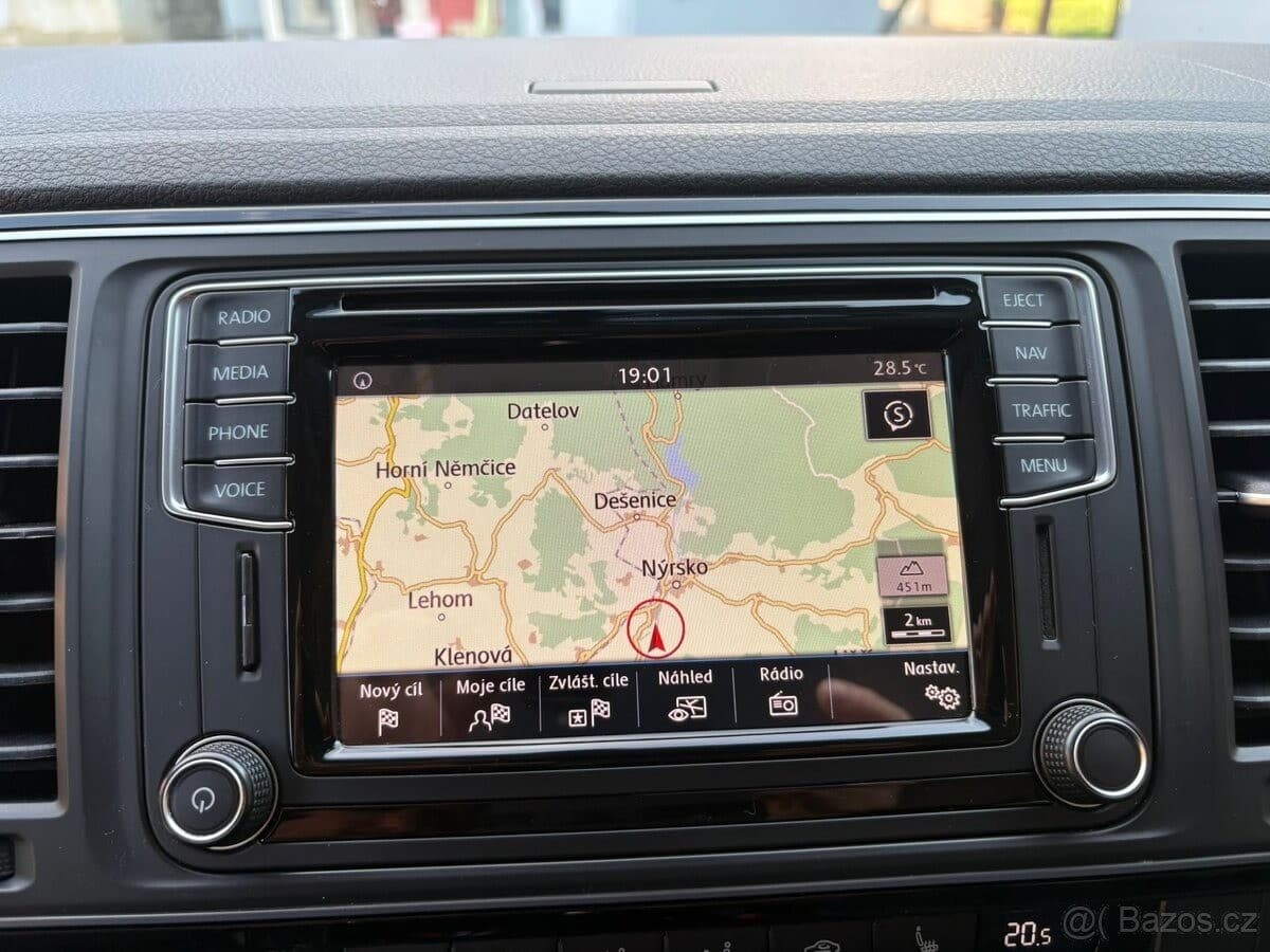 2017 Volkswagen MULTIVAN - 16
