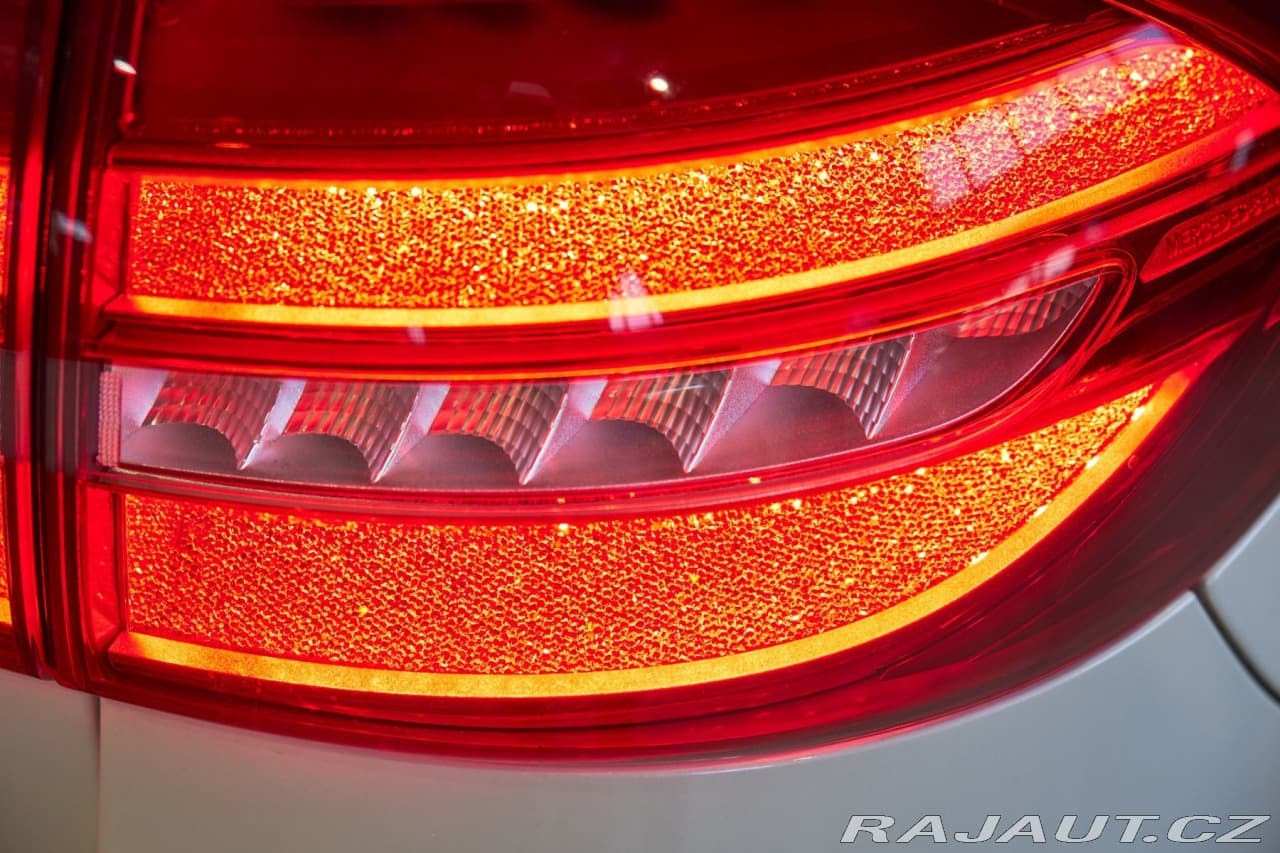 2019 Mercedes-Benz E-CLASS - 6