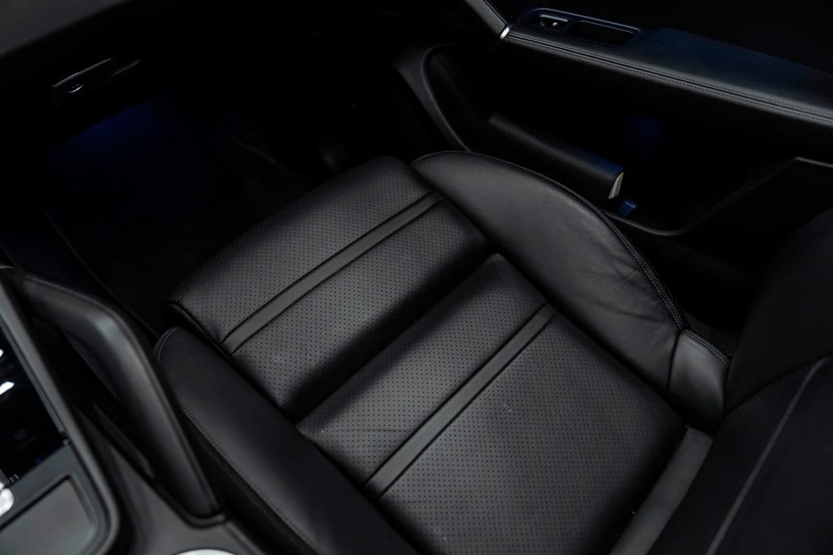 2019 Porsche CAYENNE - 13
