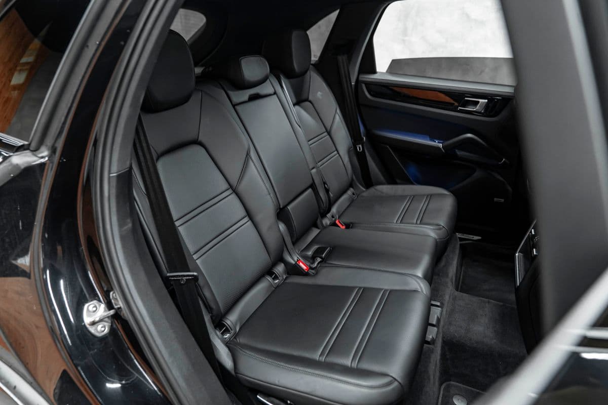 2019 Porsche CAYENNE - 18