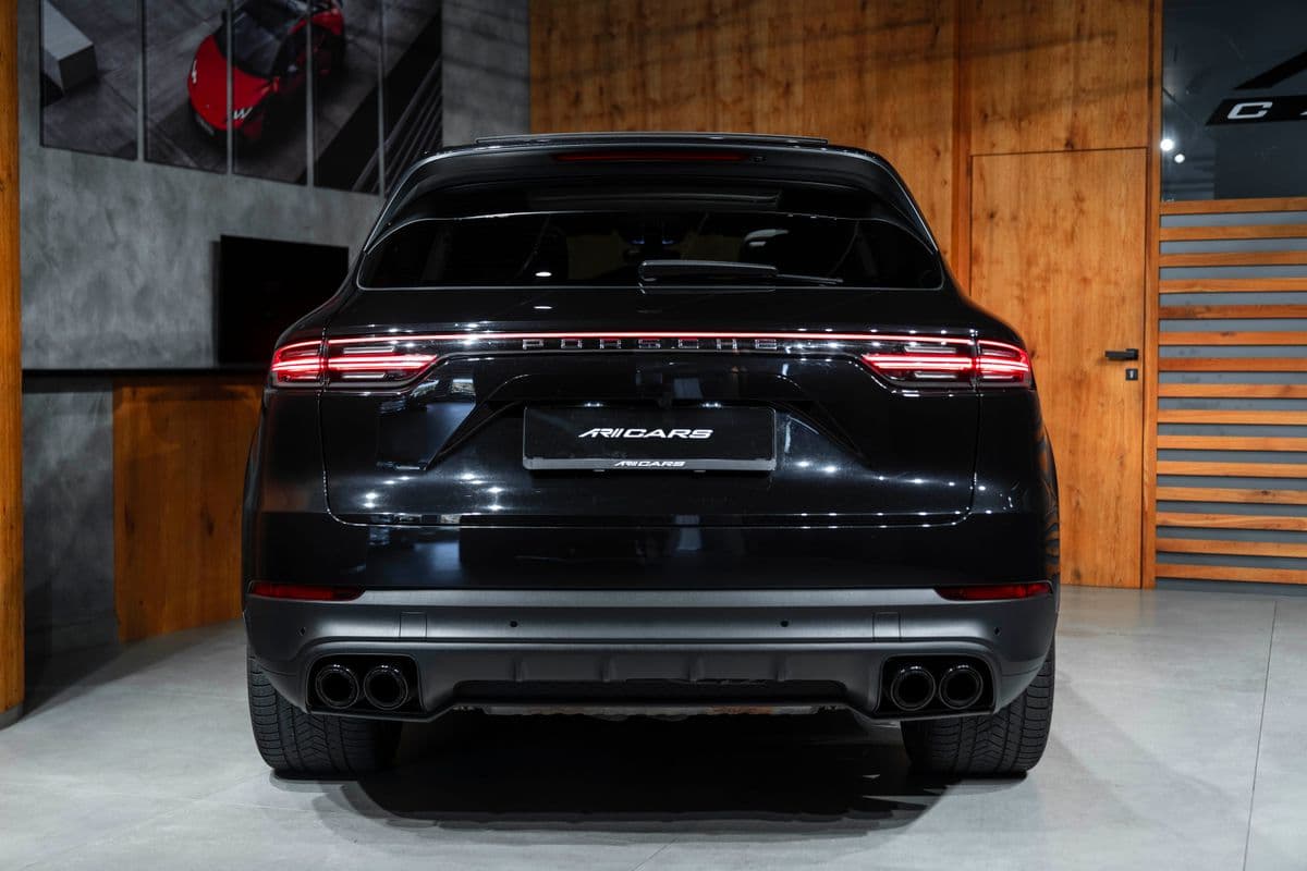 2019 Porsche CAYENNE - 19