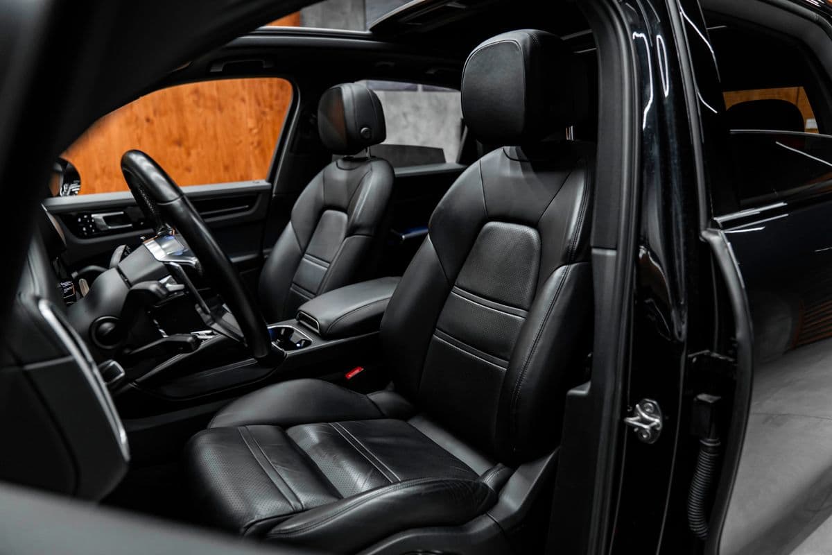 2019 Porsche CAYENNE - 5