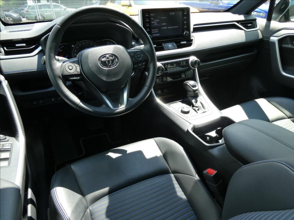 2021 Toyota RAV4 - 11