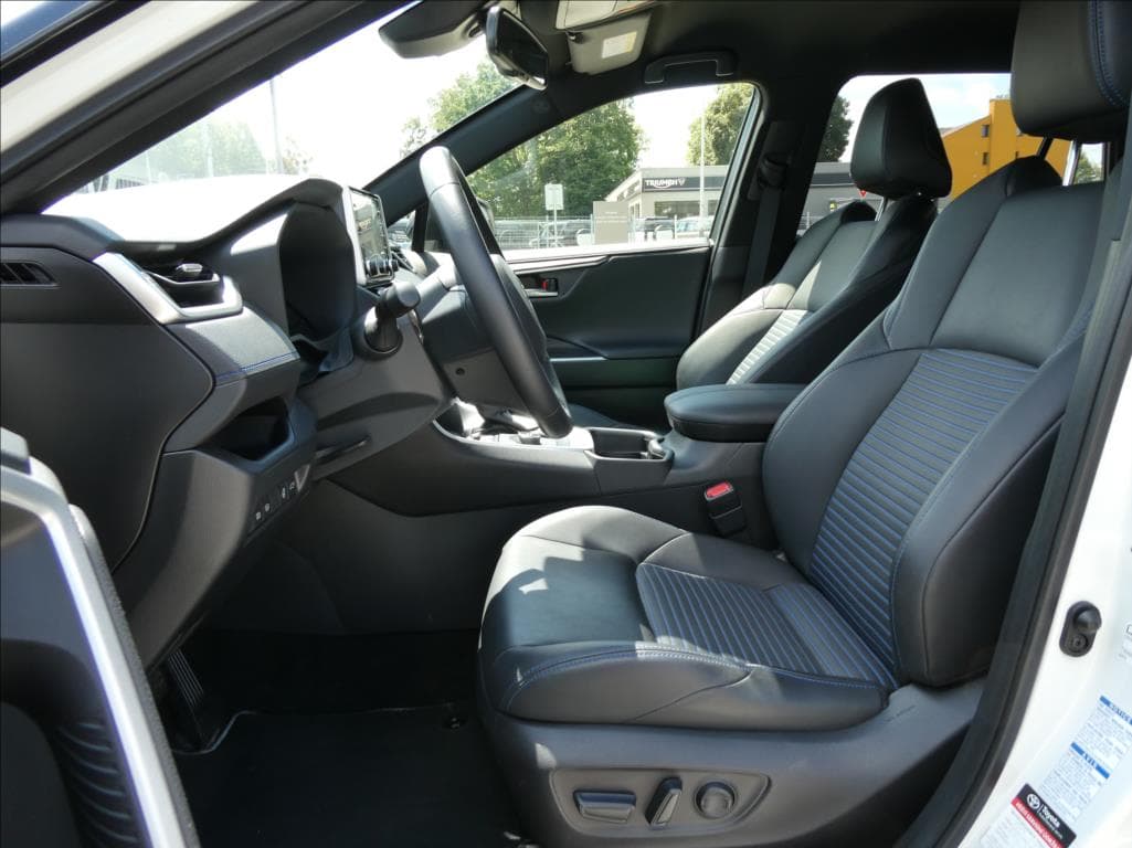 2021 Toyota RAV4 - 12