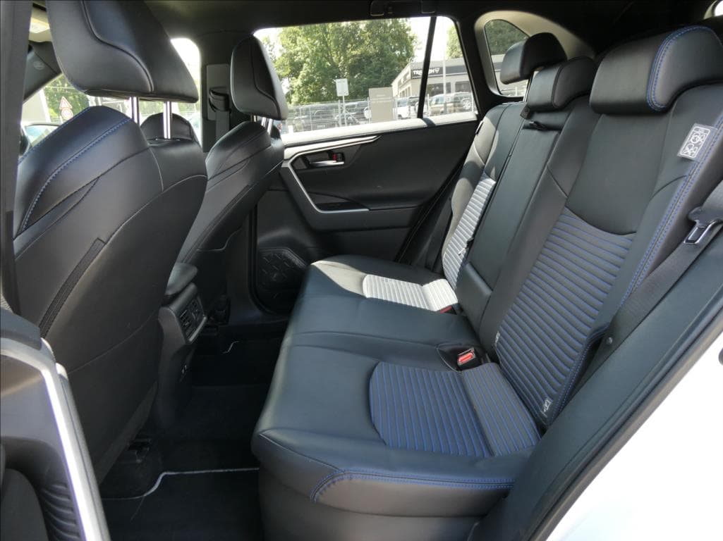 2021 Toyota RAV4 - 16