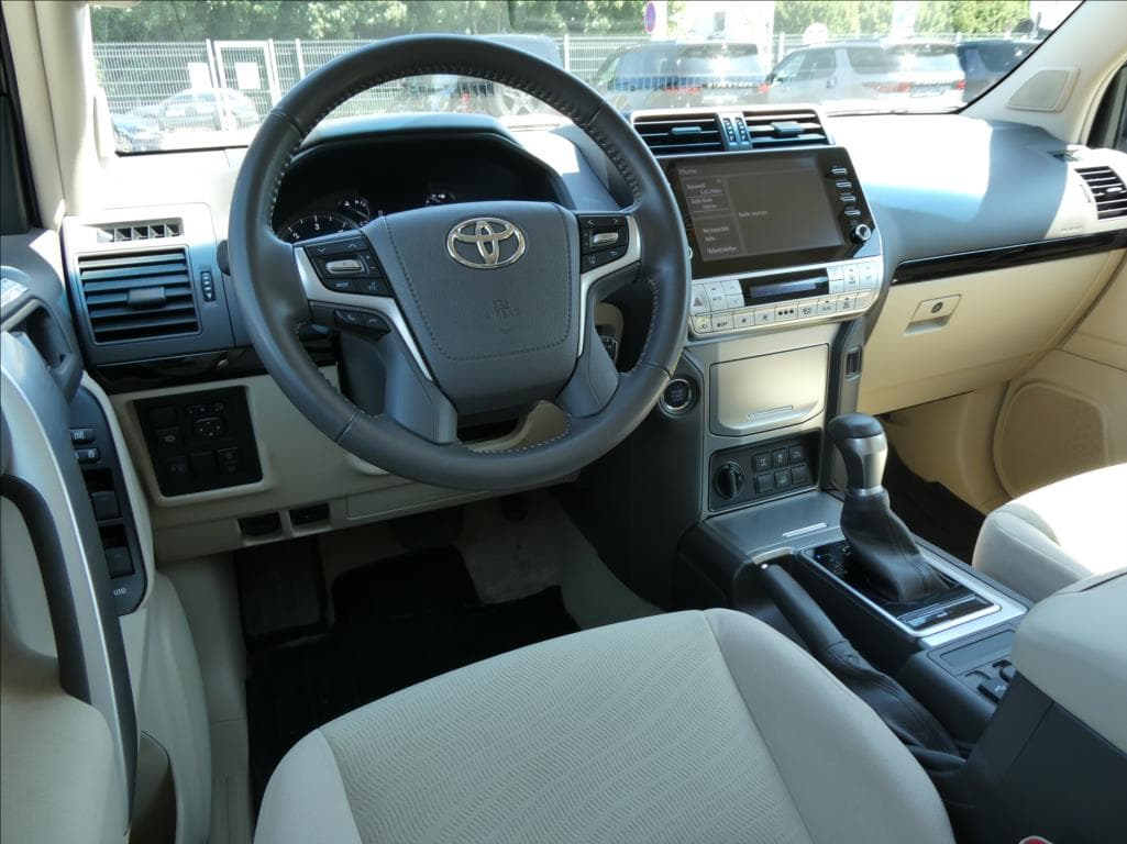 2022 Toyota LAND CRUISER - 11