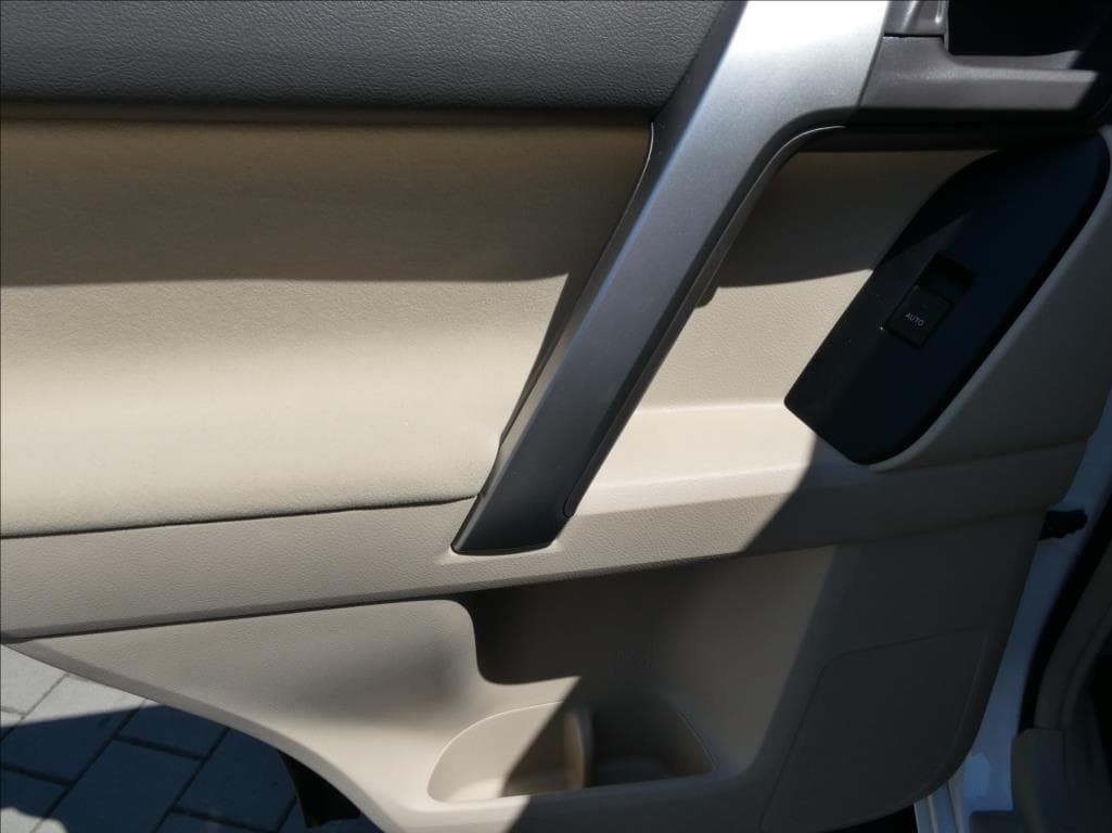 2022 Toyota LAND CRUISER - 18
