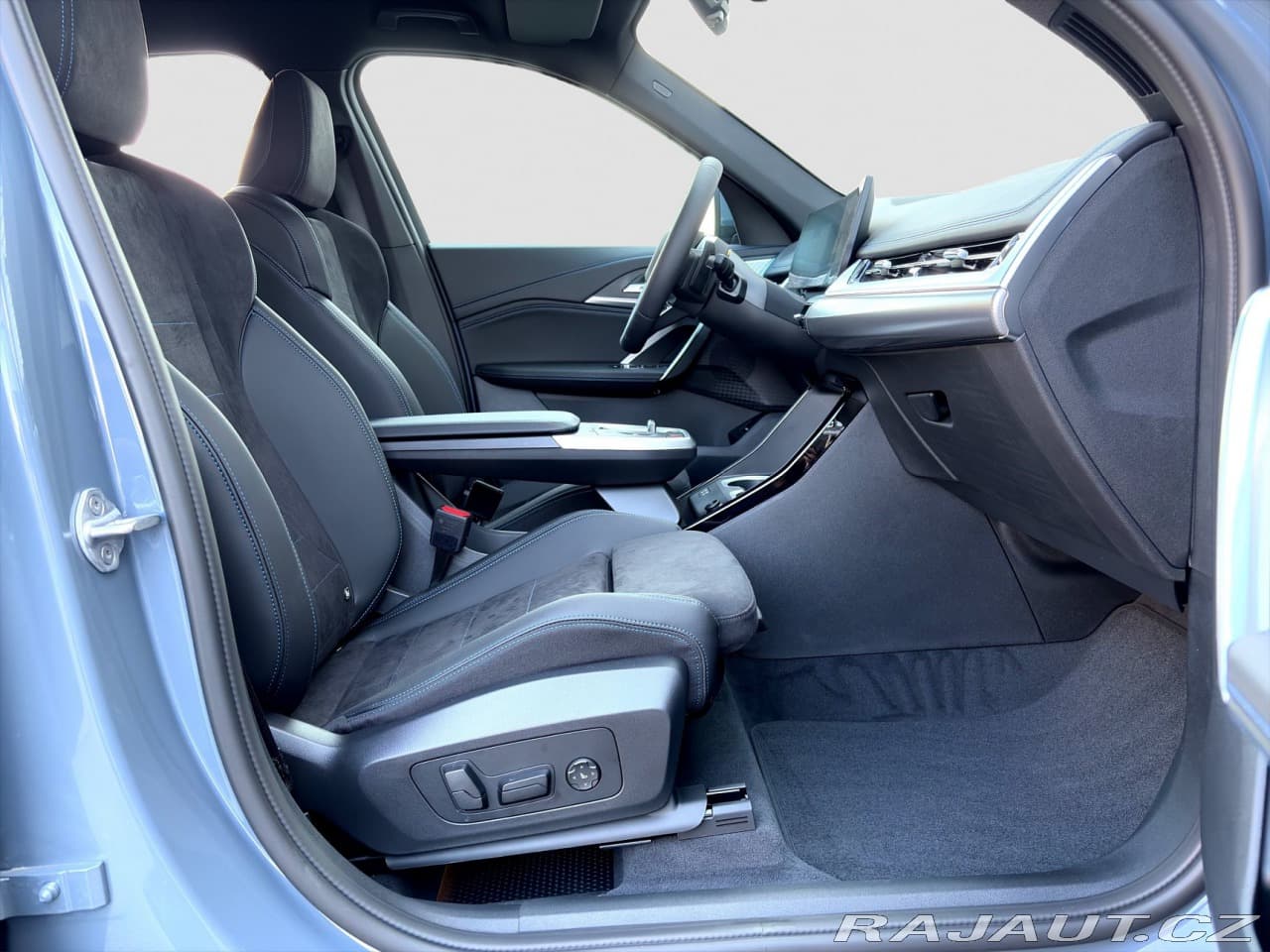 2025 BMW X1 - 12
