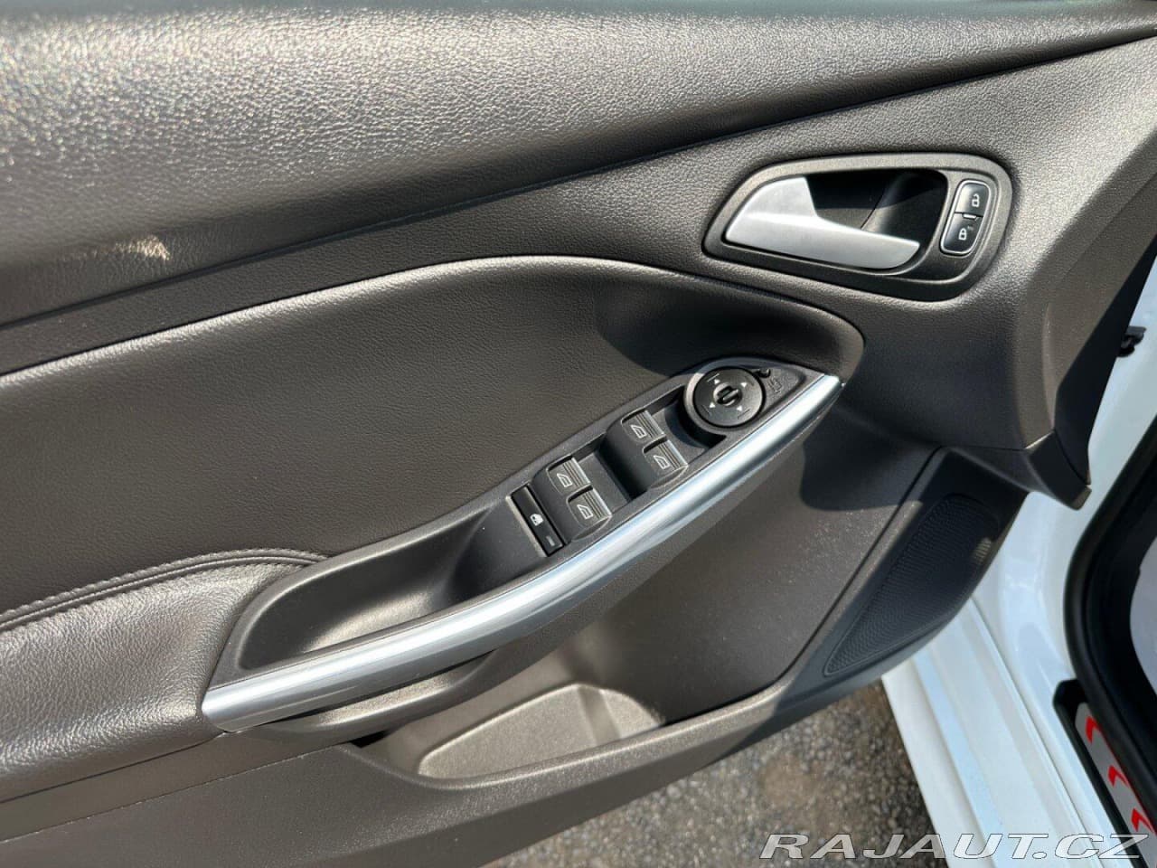 2017 Ford FOCUS - 12