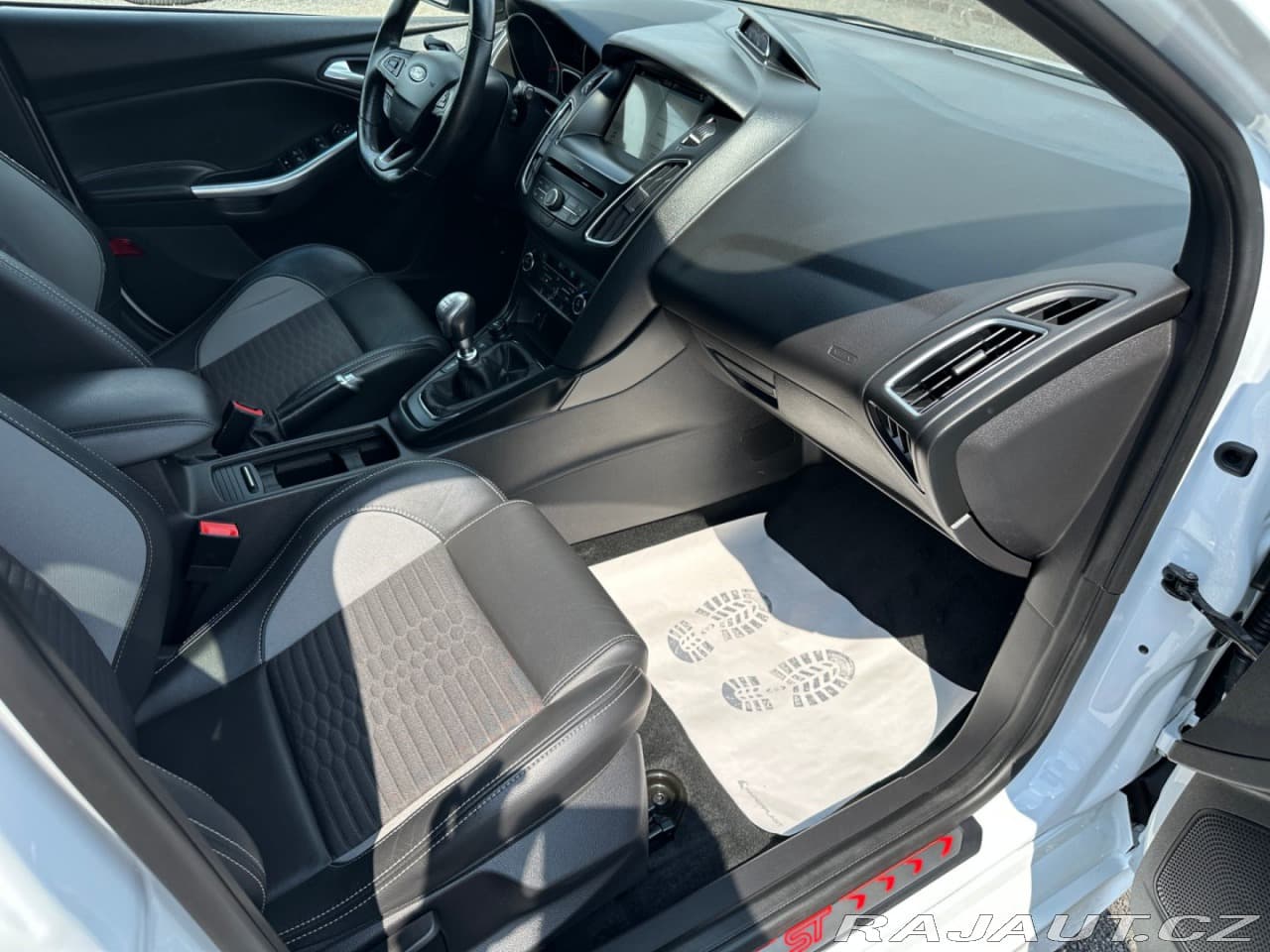2017 Ford FOCUS - 17