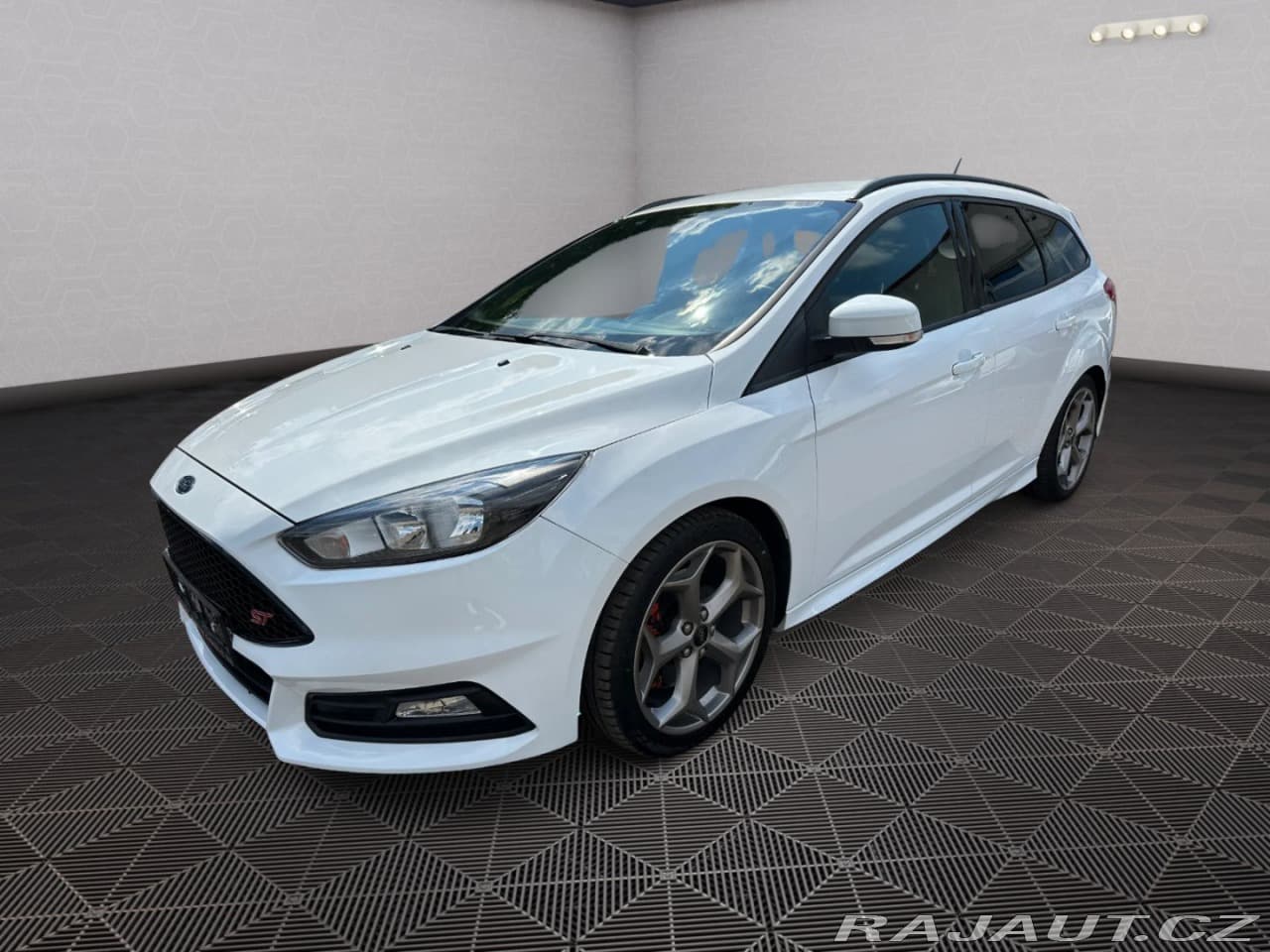 2017 Ford FOCUS - 3