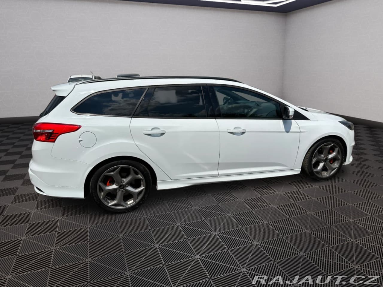 2017 Ford FOCUS - 8