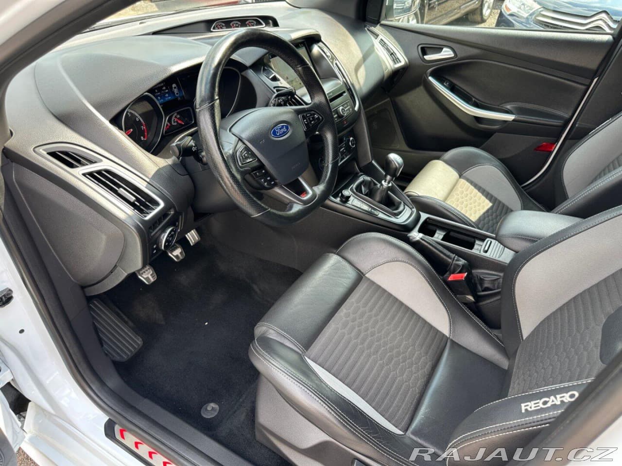 2017 Ford FOCUS - 9
