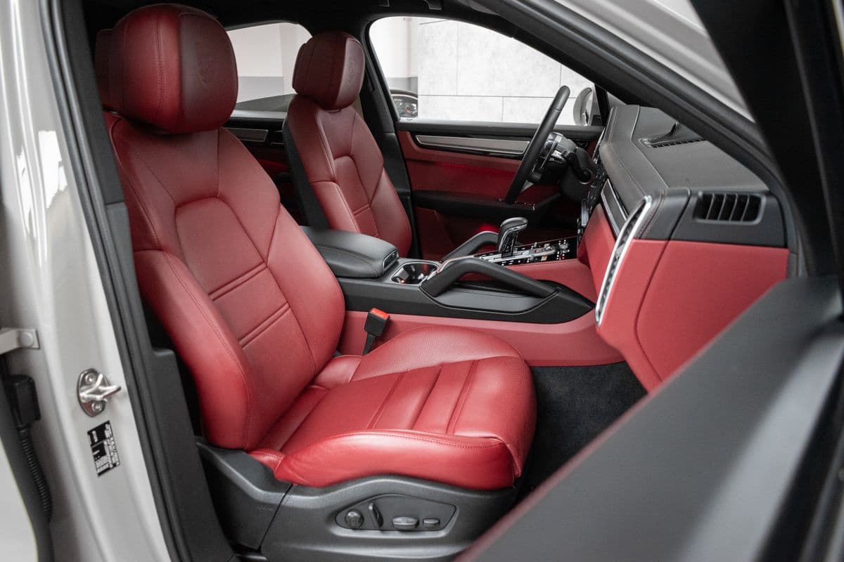 2023 Porsche CAYENNE - 12