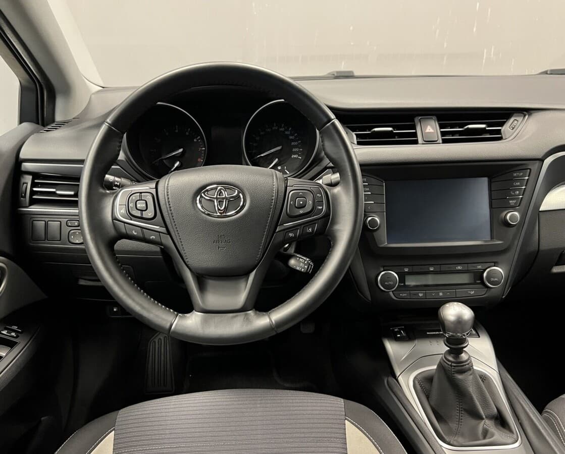 2016 Toyota AVENSIS - 5