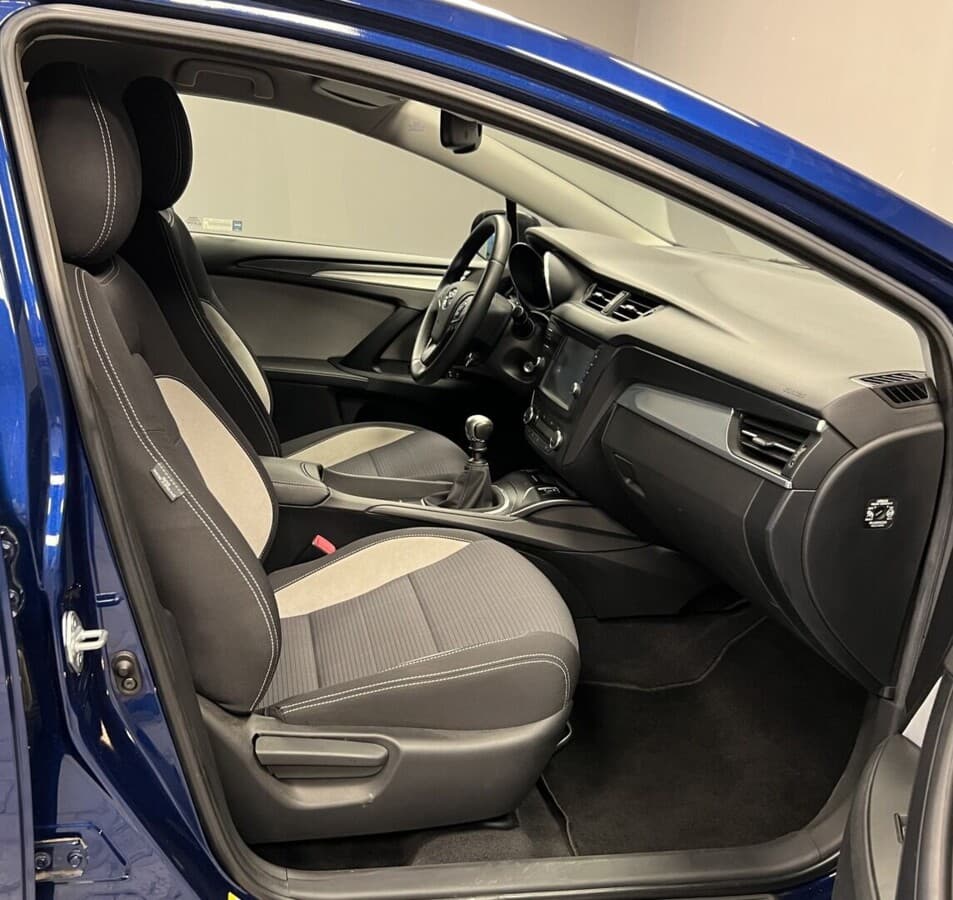 2016 Toyota AVENSIS - 9