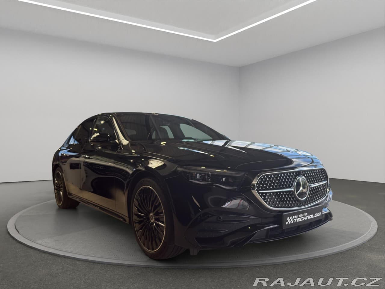 2025 Mercedes-Benz E-CLASS - 3