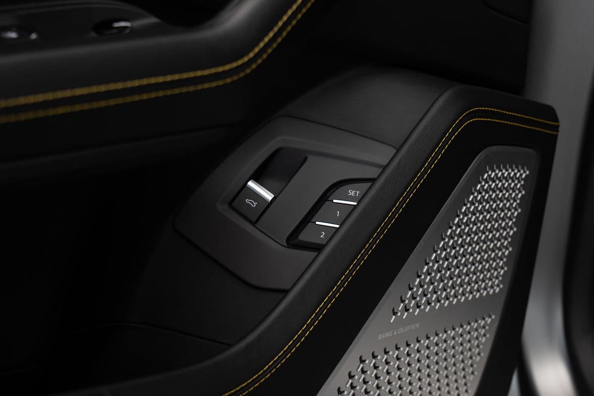 2019 Lamborghini URUS - 19