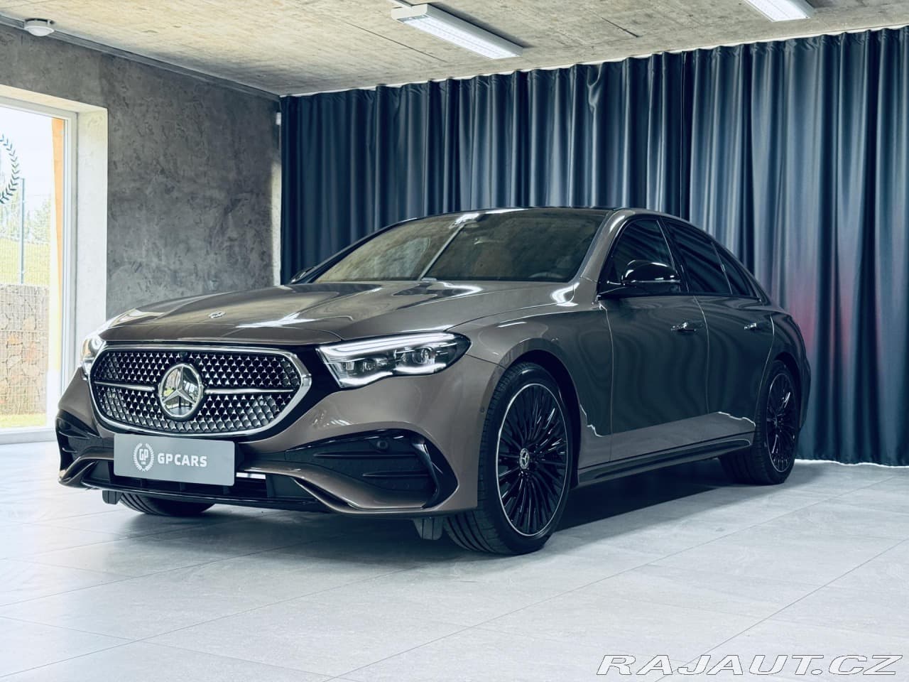 2025 Mercedes-Benz E-CLASS - 3
