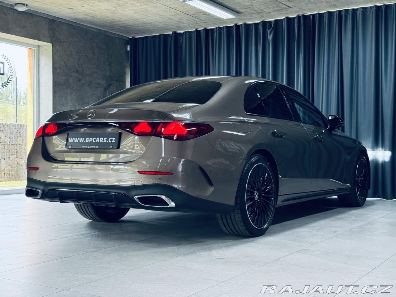 2025 Mercedes-Benz E-CLASS - 8