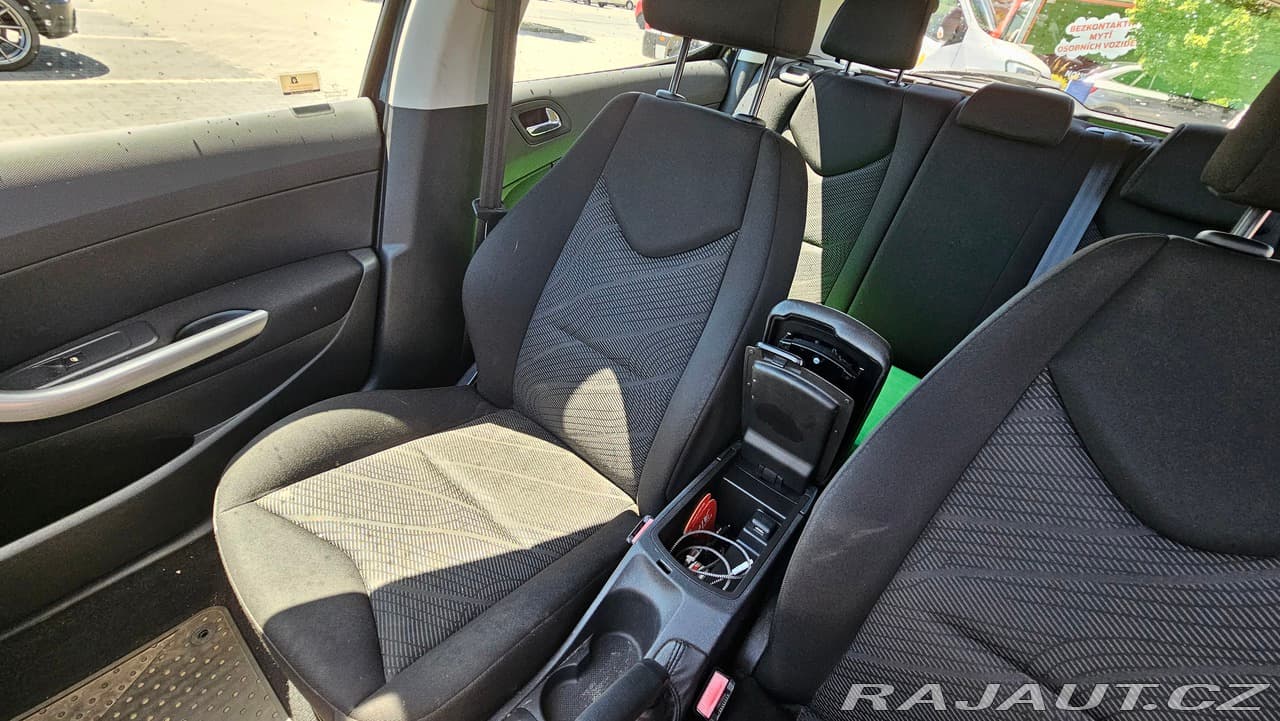 2010 Peugeot 308 - 8