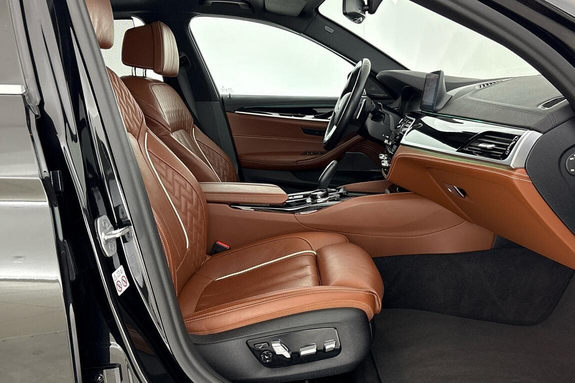 2020 BMW 5-SERIES - 12