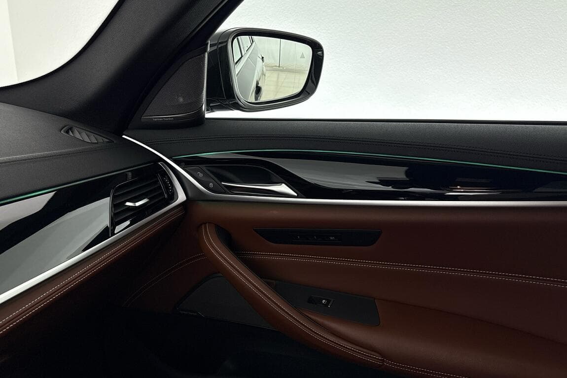 2020 BMW 5-SERIES - 18