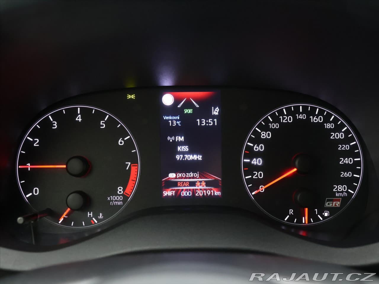 2022 Toyota YARIS - 18