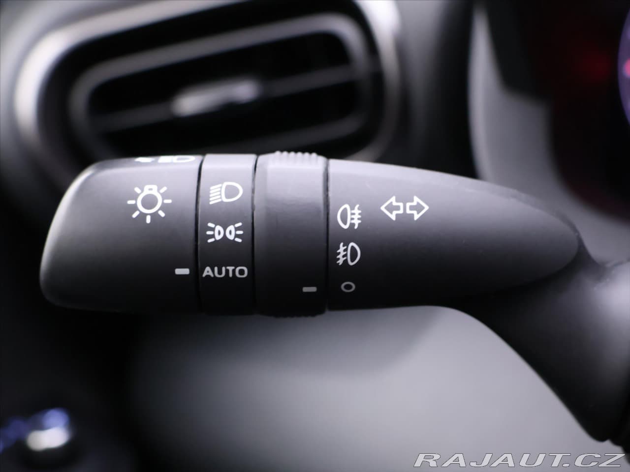 2022 Toyota YARIS - 19