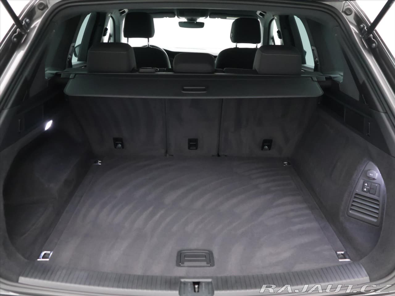 2021 Volkswagen TOUAREG - 10
